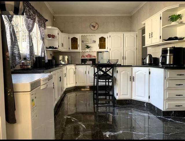 4 BEDROOM HOUSE FOR SALE IN FREEWAY PARK